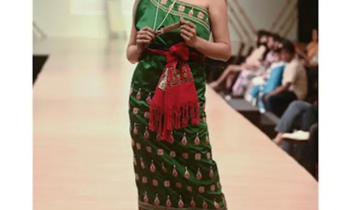 Santoshi Saree Centre